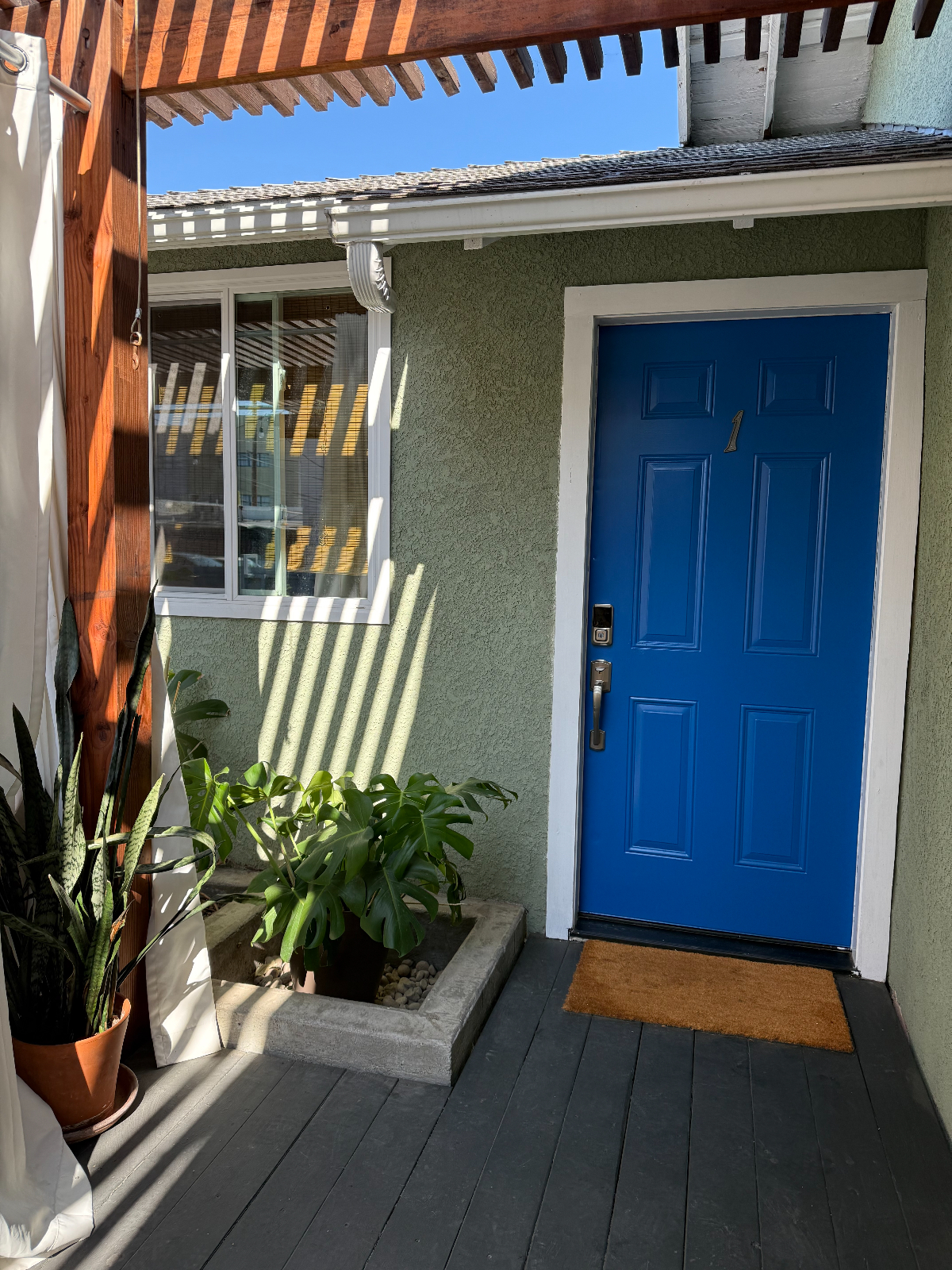 Central LA Guesthouse - Photo 2