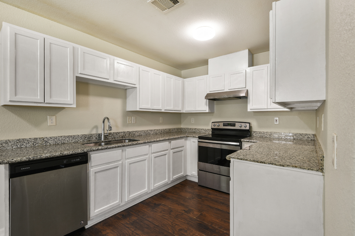 Freshly Renovated Home close to Oil Companies and Hospital on Huge Lot - Photo 3