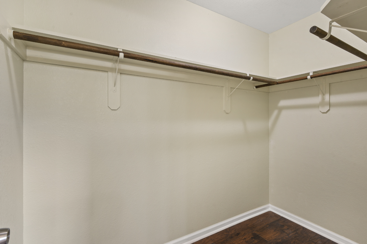 Freshly Renovated Home close to Oil Companies and Hospital on Huge Lot - Photo 12