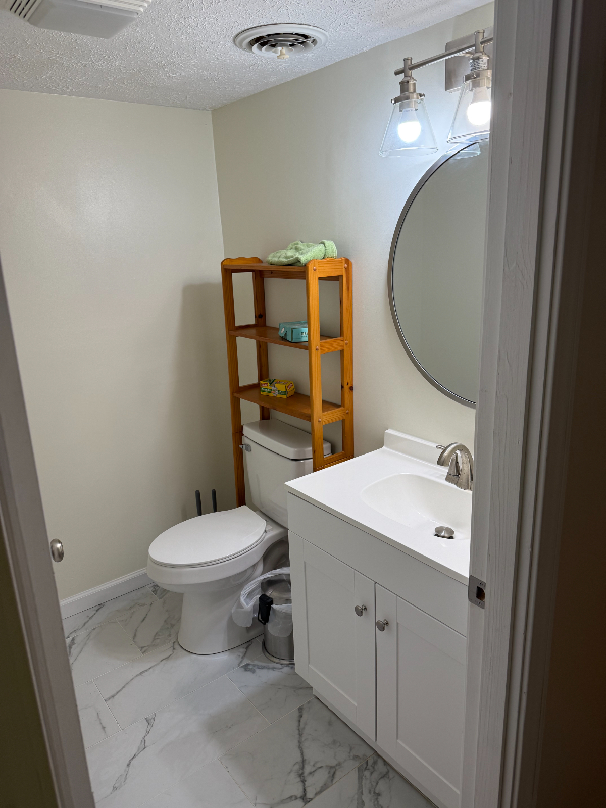 conveniently located apartment - Photo 6