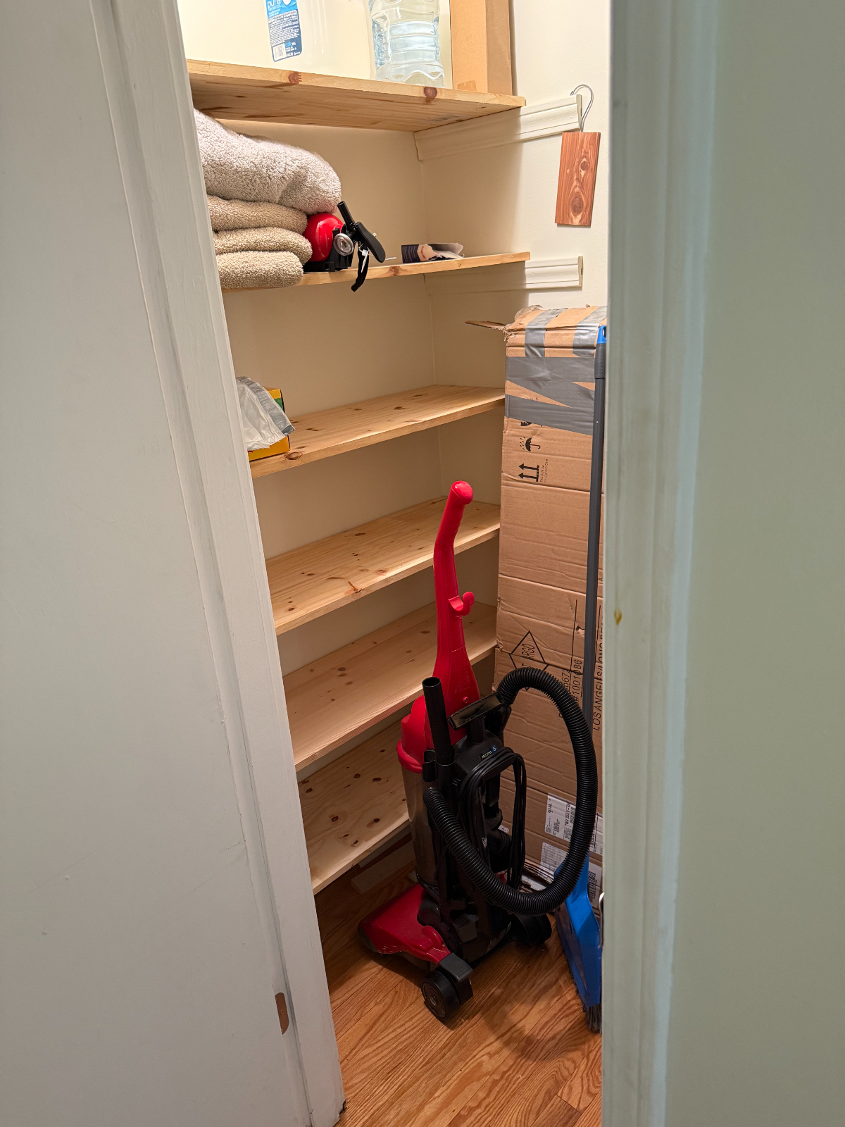 conveniently located apartment - Photo 9