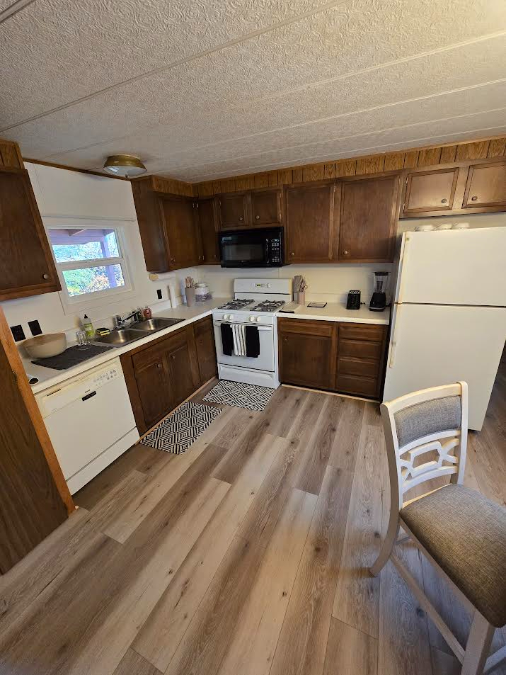 Spacious 2-Bedroom Home with Garage and Dedicated Office - Photo 2
