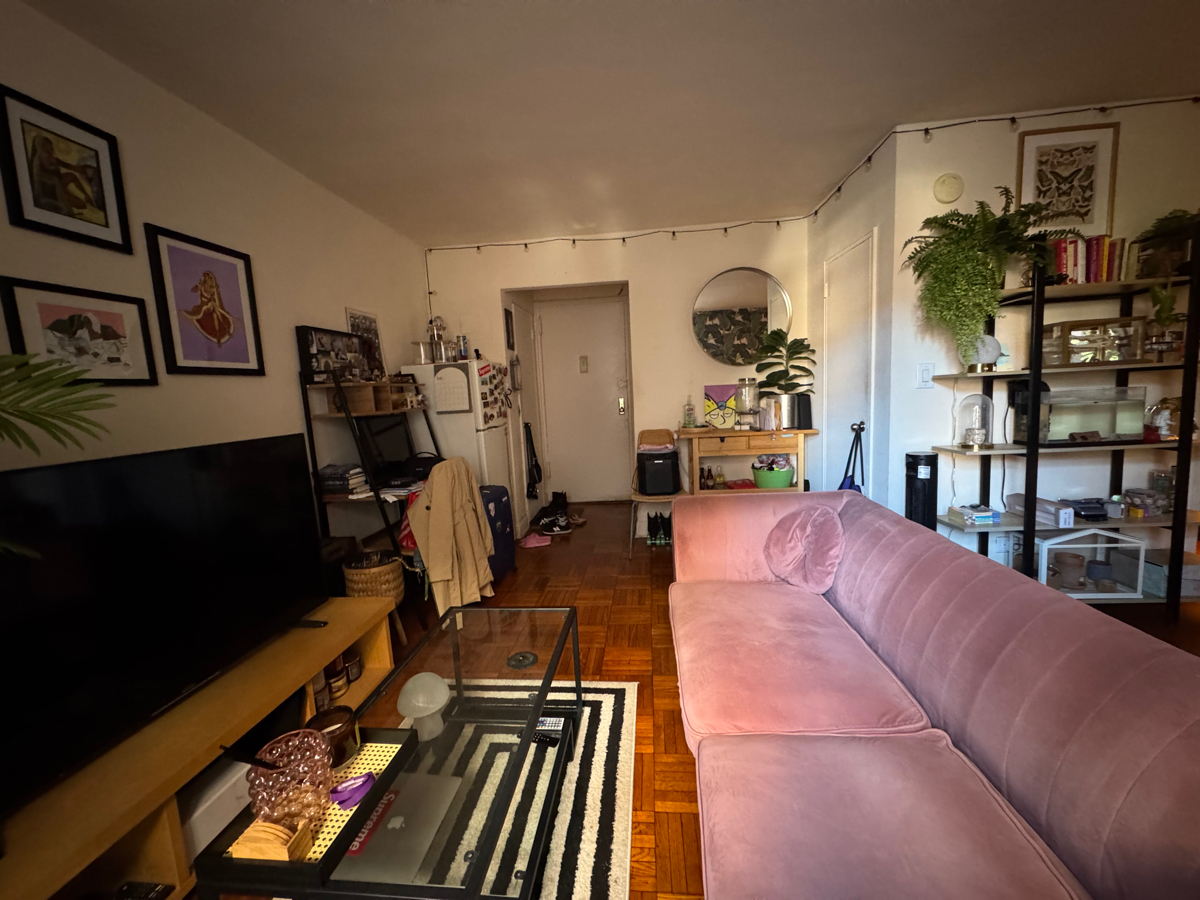 Cozy Oasis in the heart of Queens - Photo 2