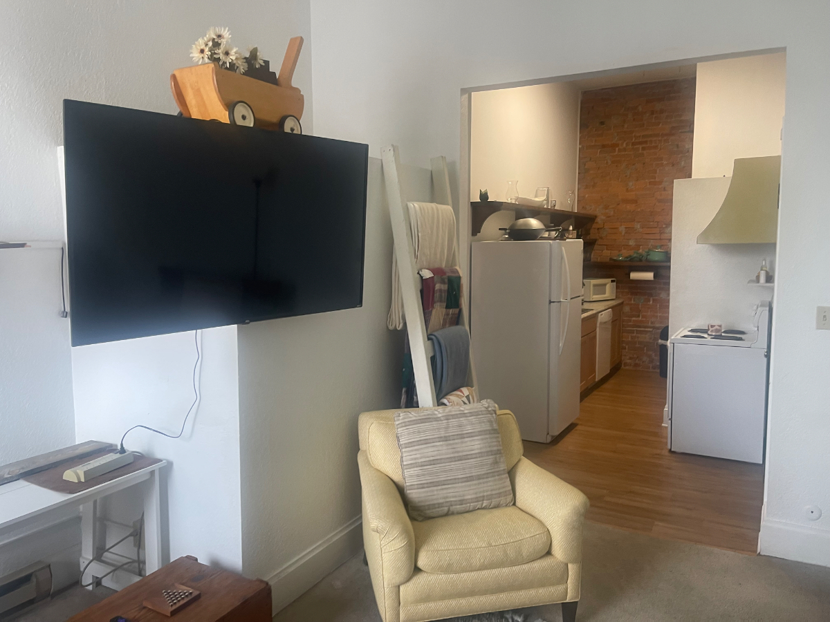 Charming Apartment in the Heart of Downtown Laramie - Photo 2