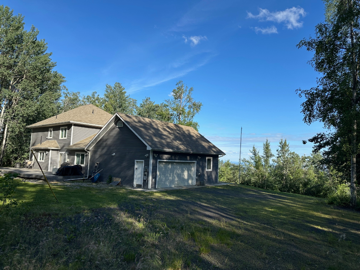 Quiet home with all the comforts - Photo 6