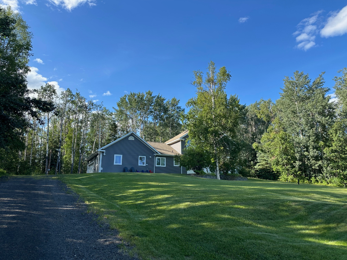 Quiet home with all the comforts - Photo 4