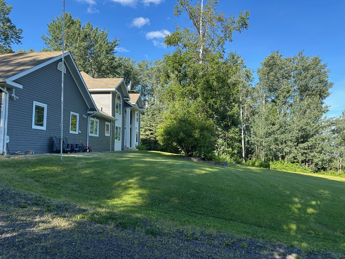 Quiet home with all the comforts - Photo 5