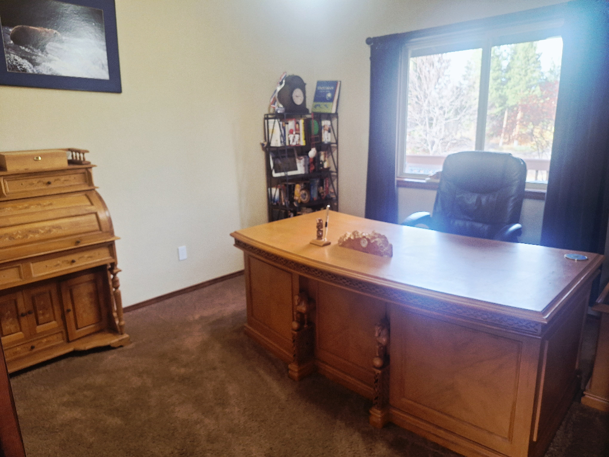 House at Woodside Ranch, Bend - Photo 5