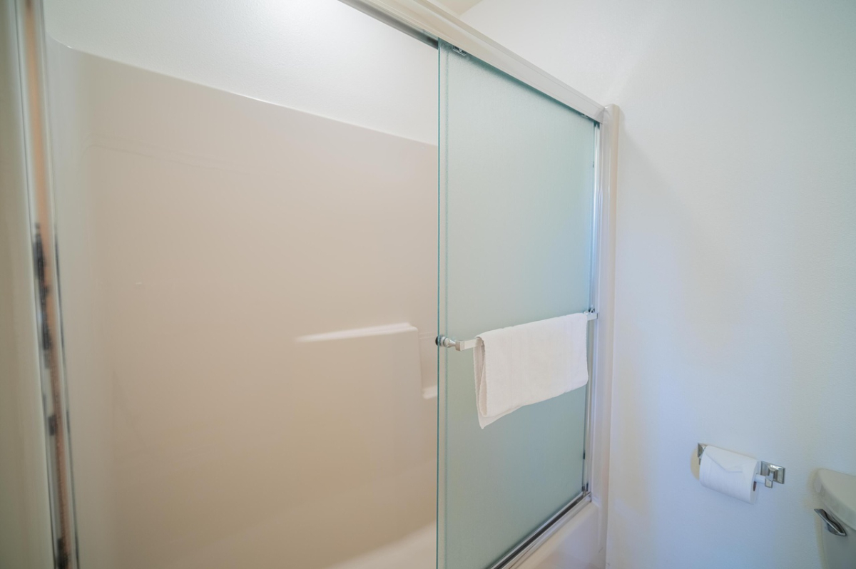 Maser Suite with living space - Photo 6
