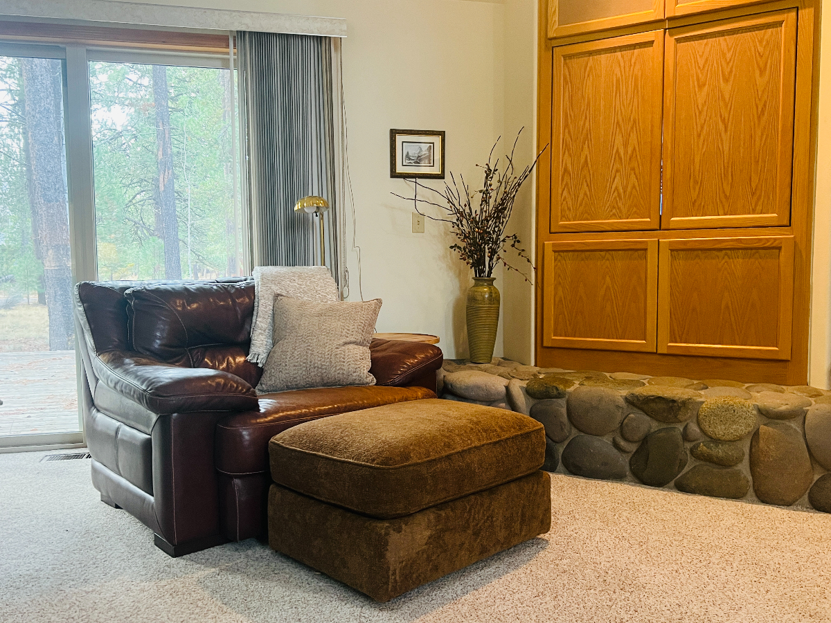 Maser Suite with living space - Photo 6