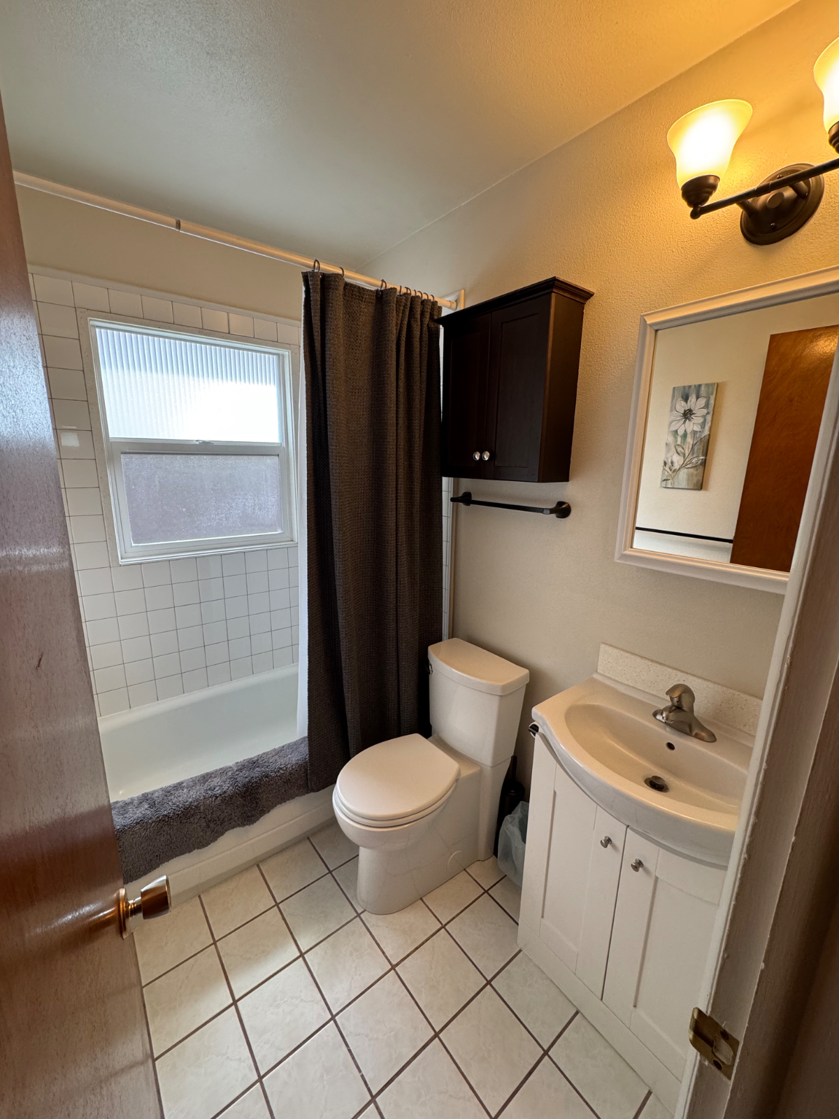 2 bedroom, fully furnished WITH GARAGE - Photo 7