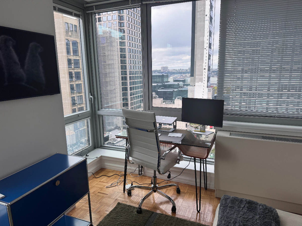 Modern Hudson Yards Apartment Near Javits Center and Times Square with Gym and Doorman Access - Photo 1