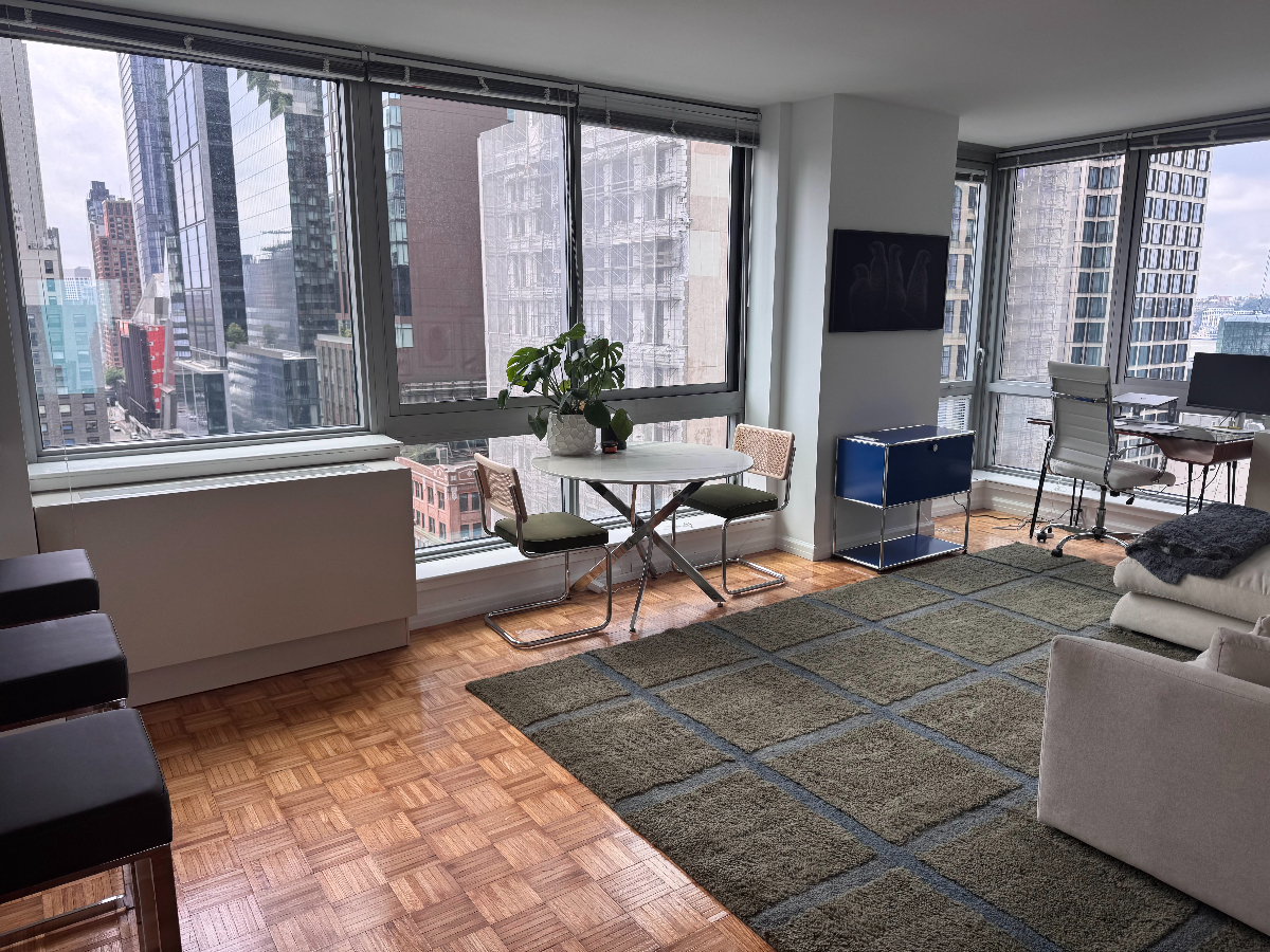 Modern Hudson Yards Apartment Near Javits Center and Times Square with Gym and Doorman Access - Photo 3