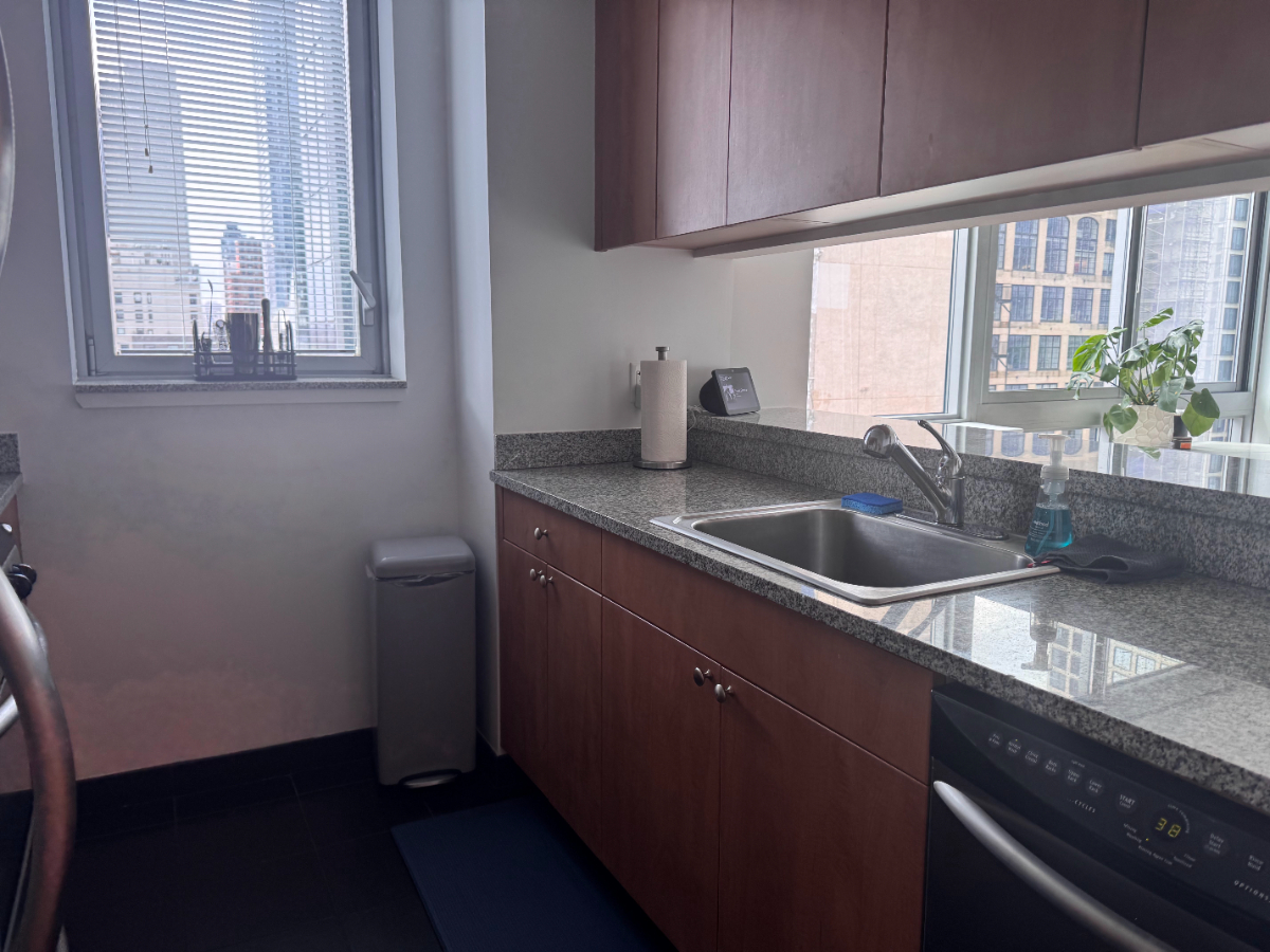 Modern Hudson Yards Apartment Near Javits Center and Times Square with Gym and Doorman Access - Photo 5