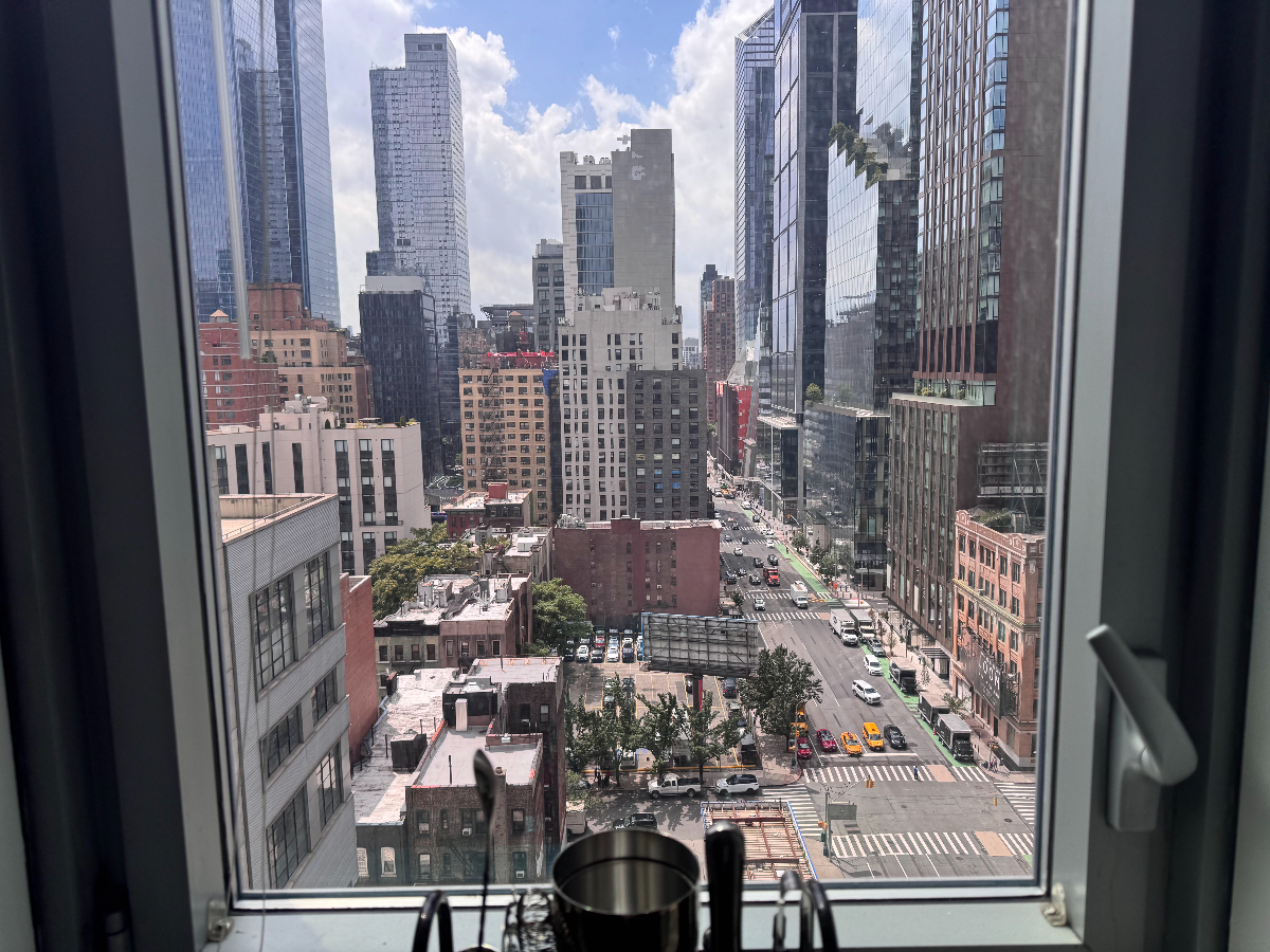 Modern Hudson Yards Apartment Near Javits Center and Times Square with Gym and Doorman Access - Photo 9
