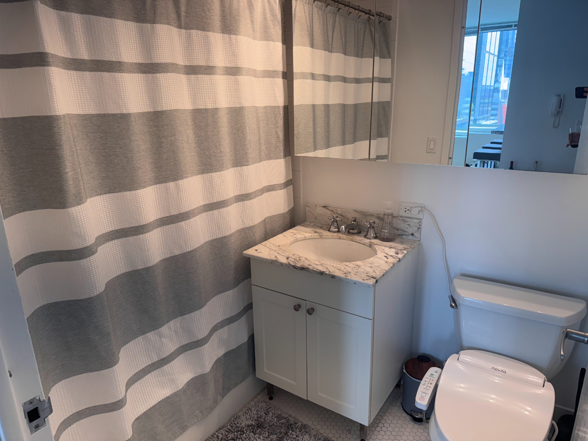 Modern Hudson Yards Apartment Near Javits Center and Times Square with Gym and Doorman Access - Photo 11