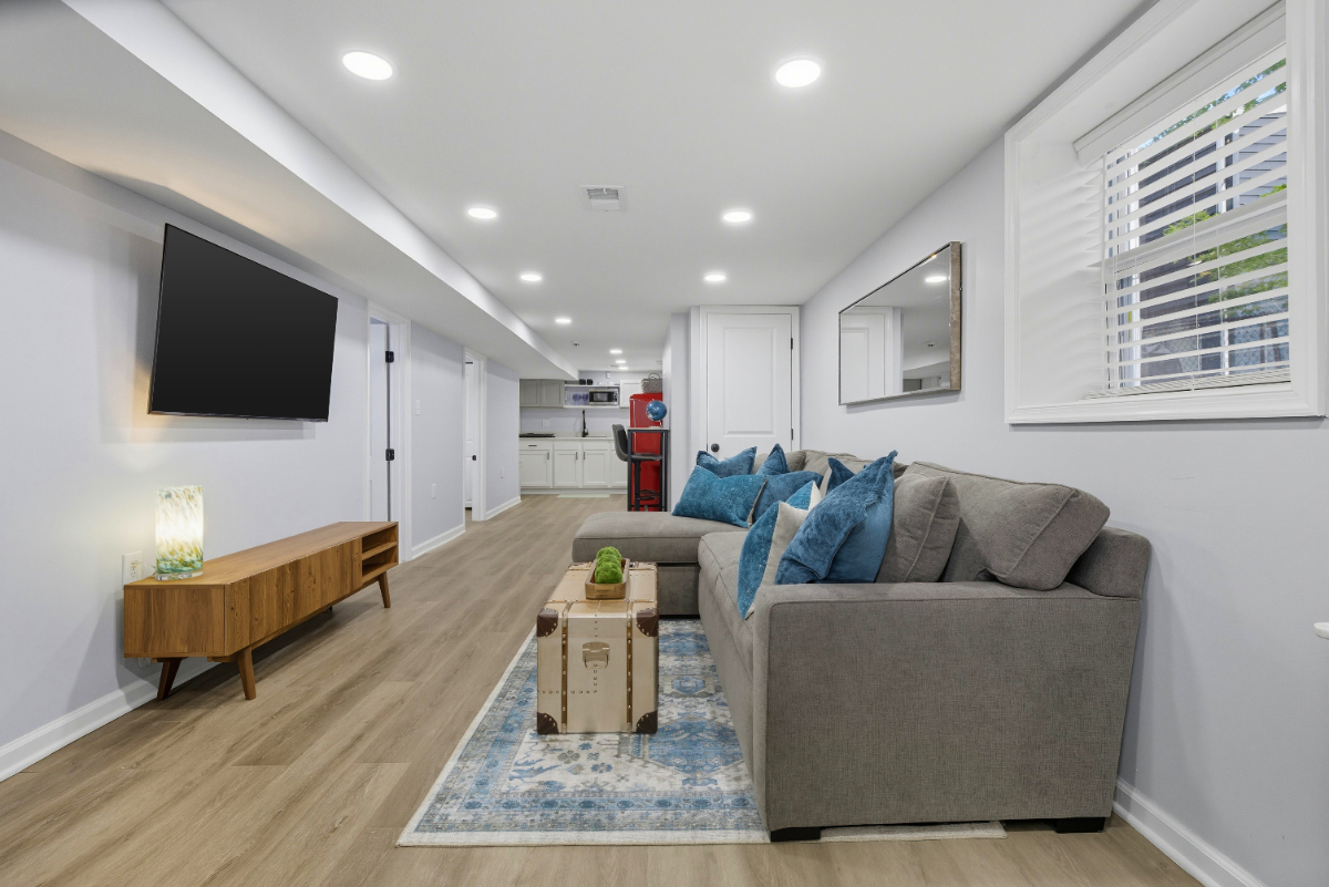 Beautiful SW DC Apartment - Photo 2