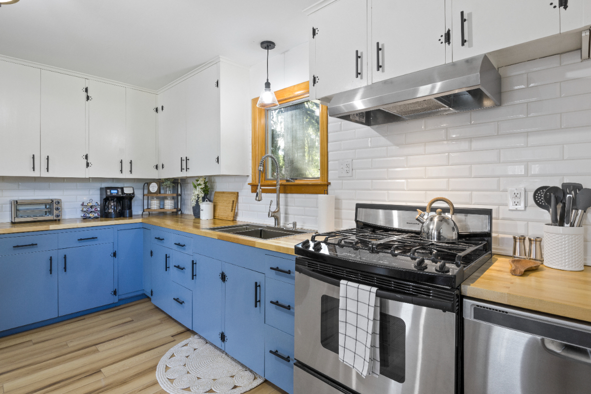Renovated, Pet-Friendly 4 bed 1.5 bath Home in Palmyra Village - Photo 7