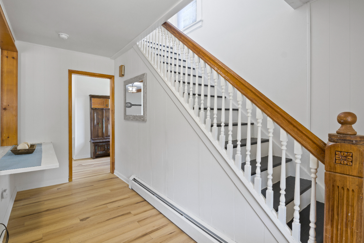 Renovated, Pet-Friendly 4 bed 1.5 bath Home in Palmyra Village - Photo 8