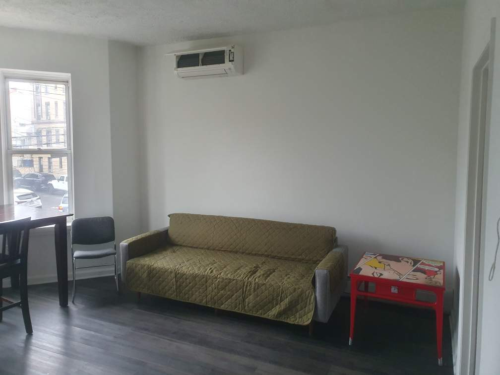 Comfortable, modern rendezvous. North Bronx location with access to Manhattan, Yonkers, Westchr - Photo 4