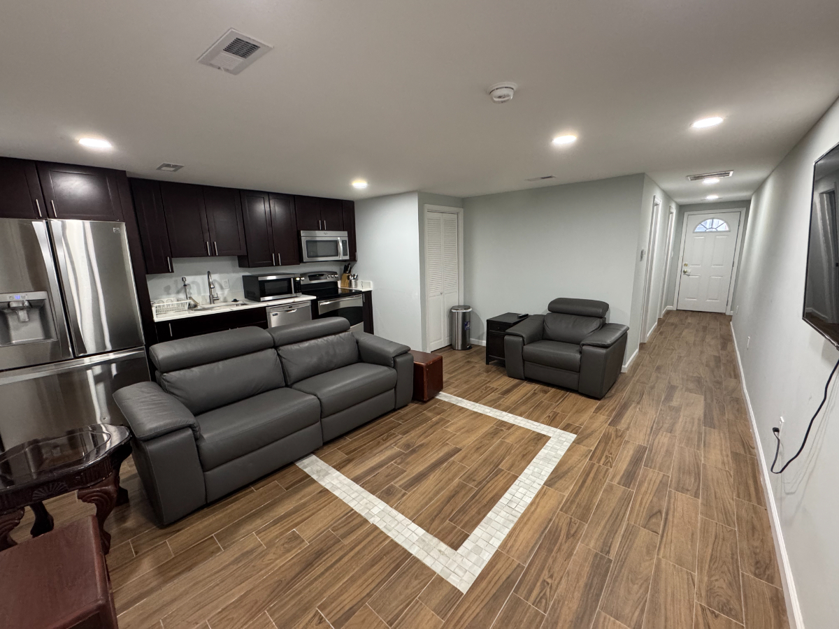 1BR/1Bath Townhouse Close to Hospitals - Photo 5