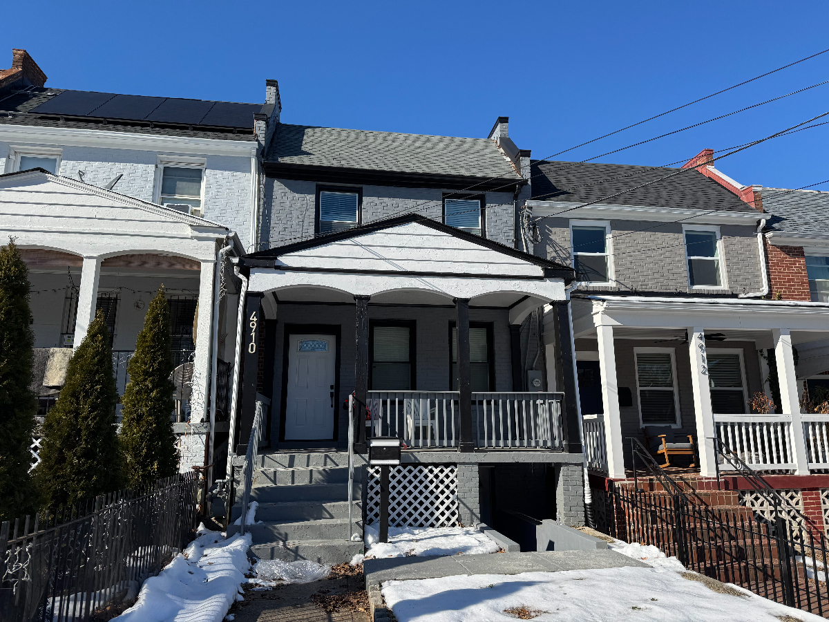 1BR/1Bath Townhouse Close to Hospitals - Photo 1