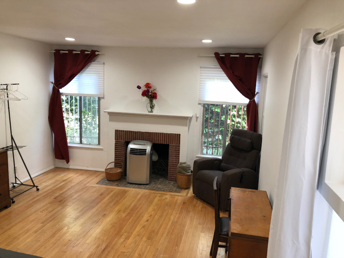 Large Private room in french family home - Photo 2