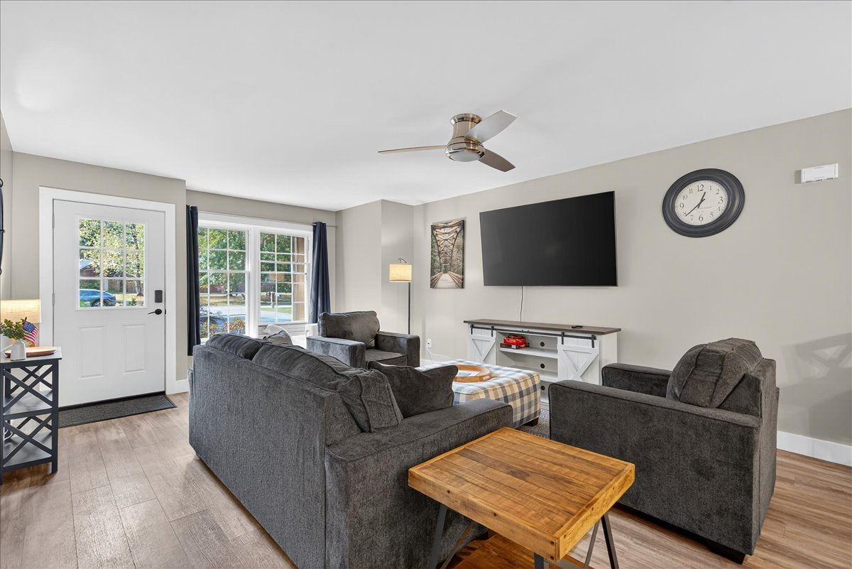 Peaceful 2BR Duplex Near Saratoga Springs - Photo 6