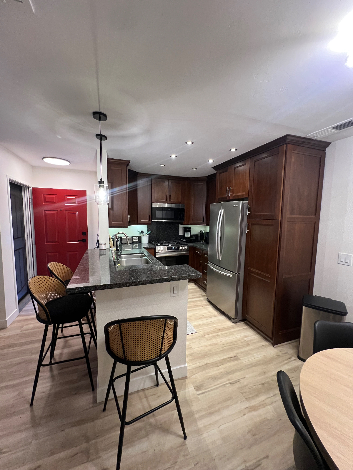 1-Bedroom Furnished Condo With Garage and Patio in a Quiet Costal Neighborhood - Photo 4