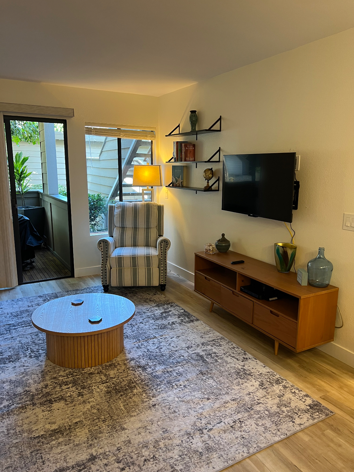 1-Bedroom Furnished Condo With Garage and Patio in a Quiet Costal Neighborhood - Photo 5