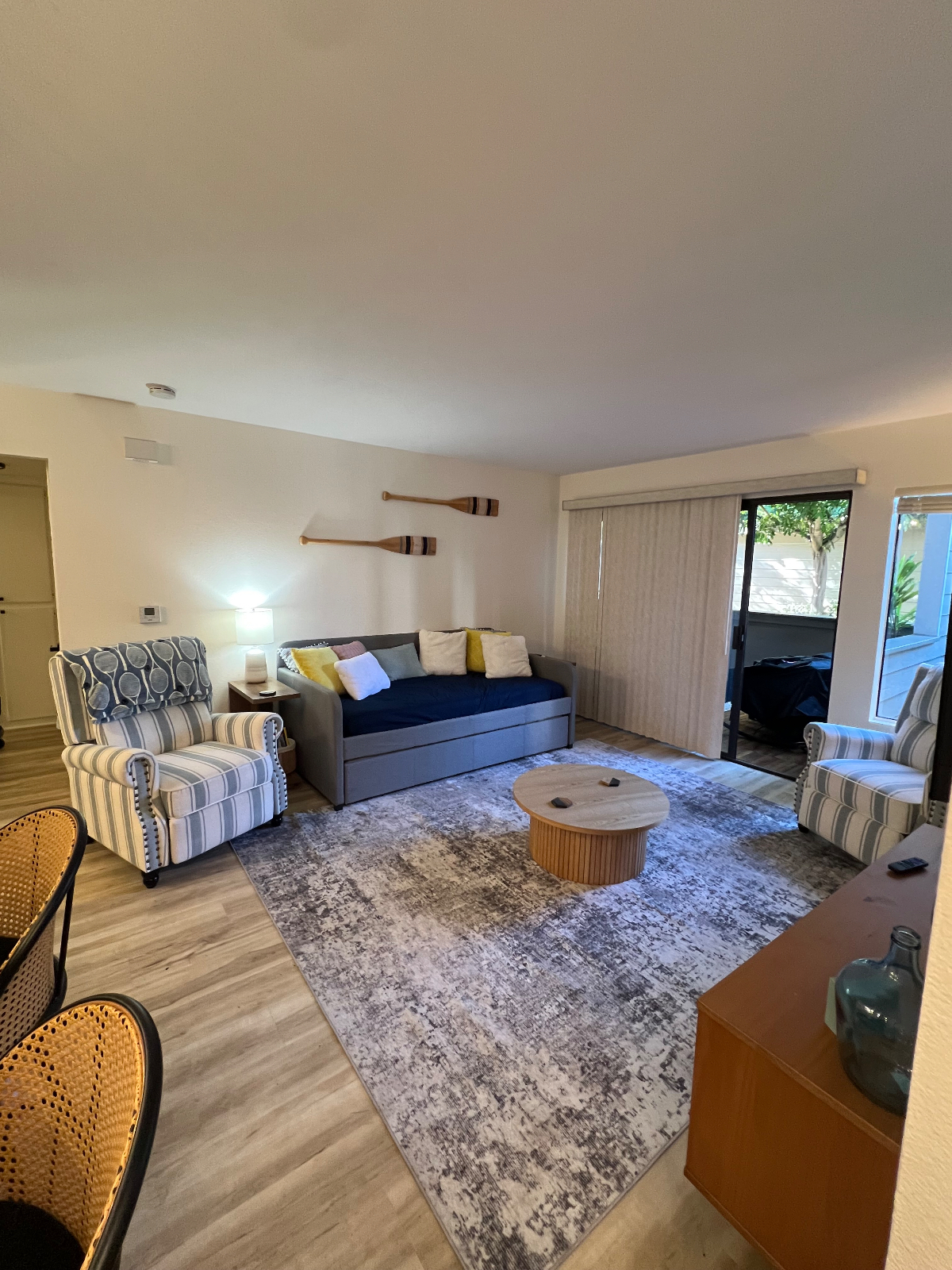 1-Bedroom Furnished Condo With Garage and Patio in a Quiet Costal Neighborhood - Photo 2