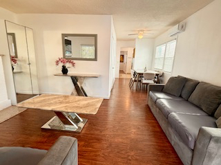 2bed2bath Melrose Hills Home - Photo 4