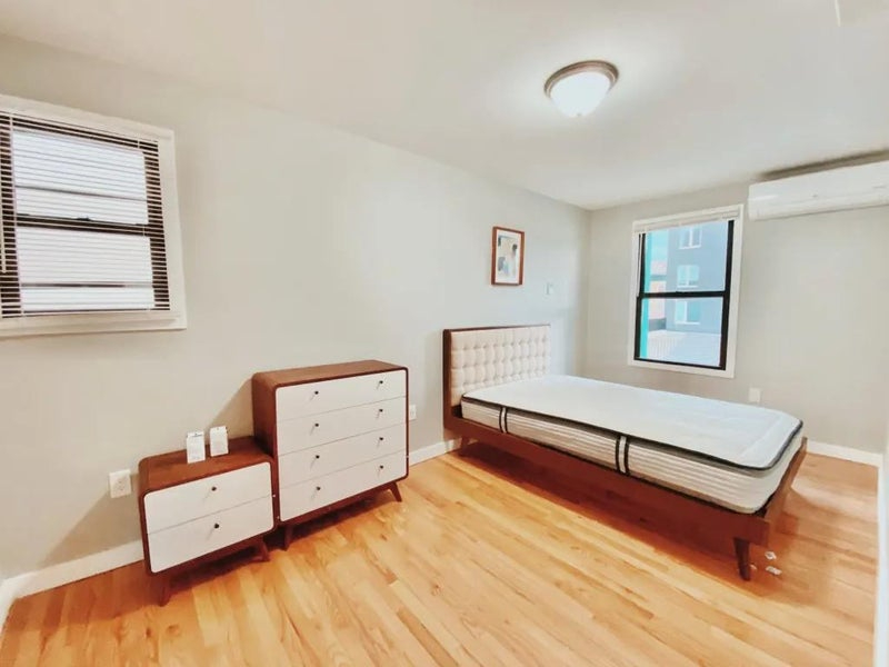 Large room, 2 windows, AC, 22min to Manhattan 110 - Photo 4