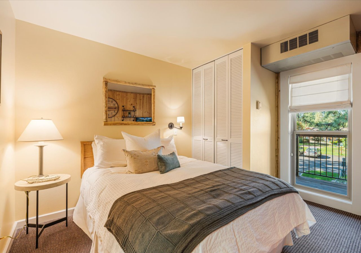 Treetop Retreat w/ Resort Amenities (2bd/2bth condo) - Photo 6