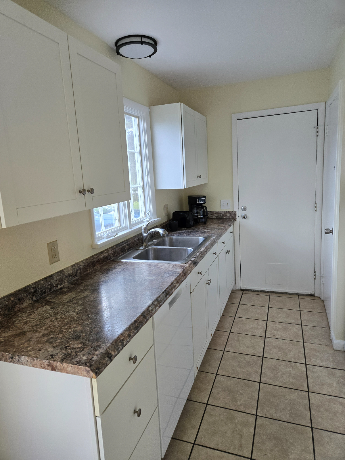 2 Unit ranch House for rent - Photo 2