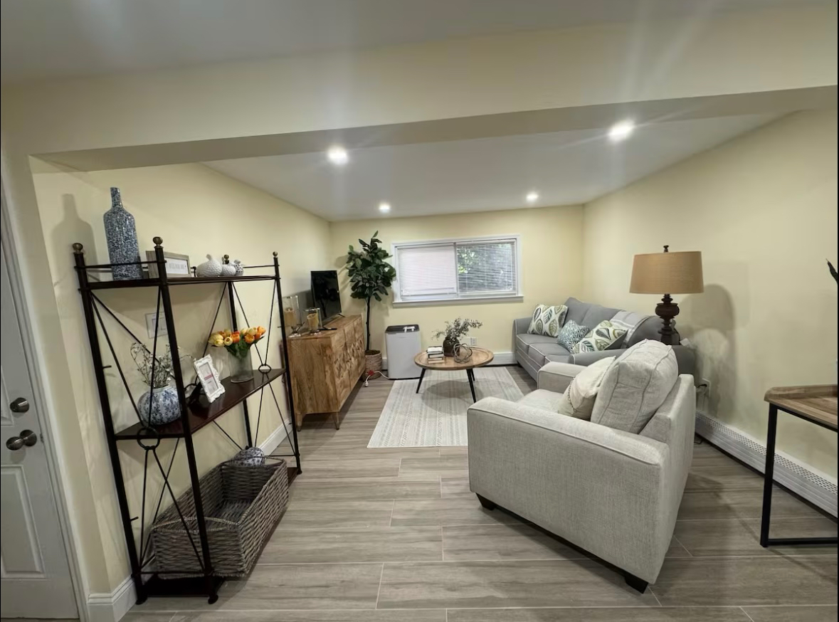 Private Entrance Serene Cozy 1 Bedroom Apartment minutes to beach - Photo 2