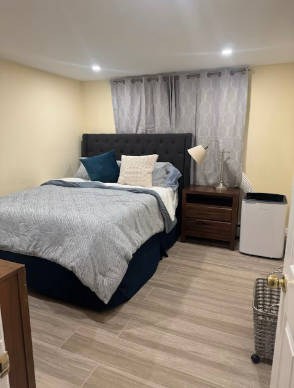 Private Entrance Serene Cozy 1 Bedroom Apartment minutes to beach - Photo 6