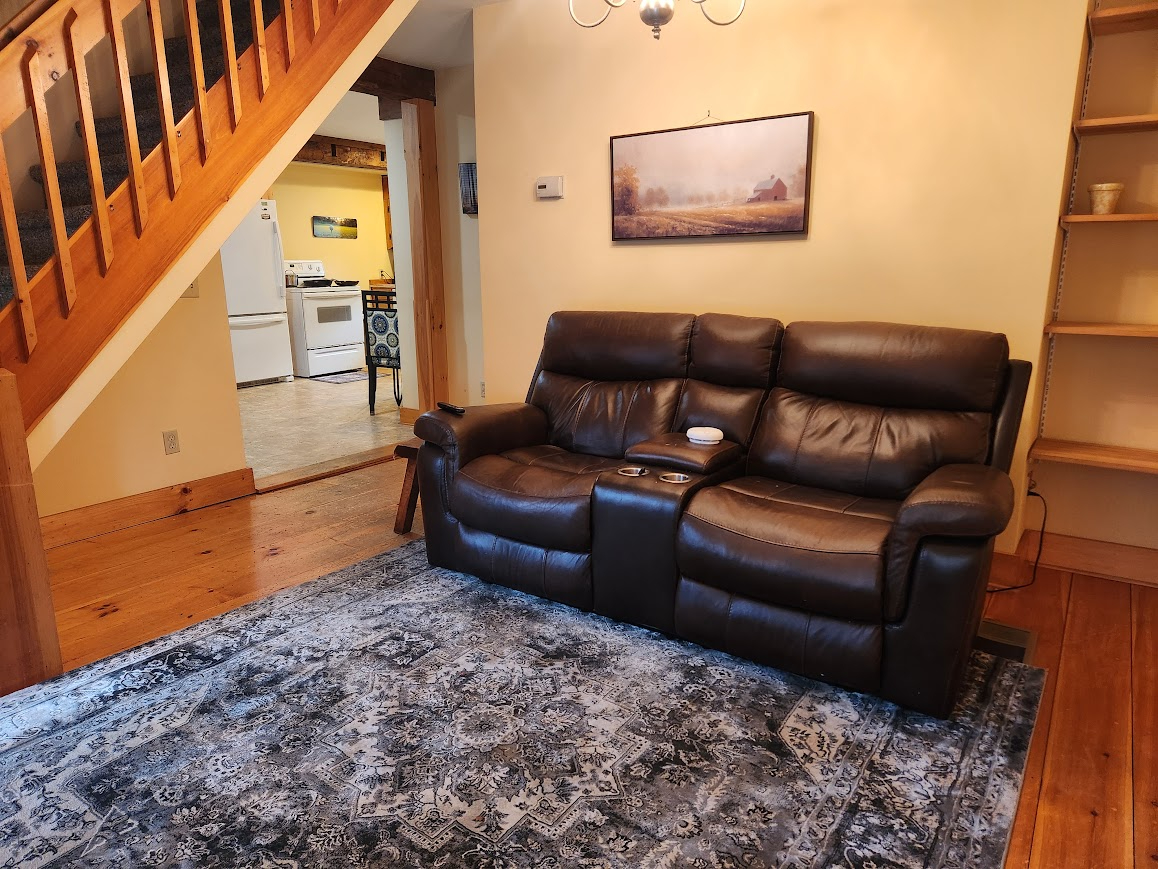 Cozy Waterbury Village apartment - Photo 10