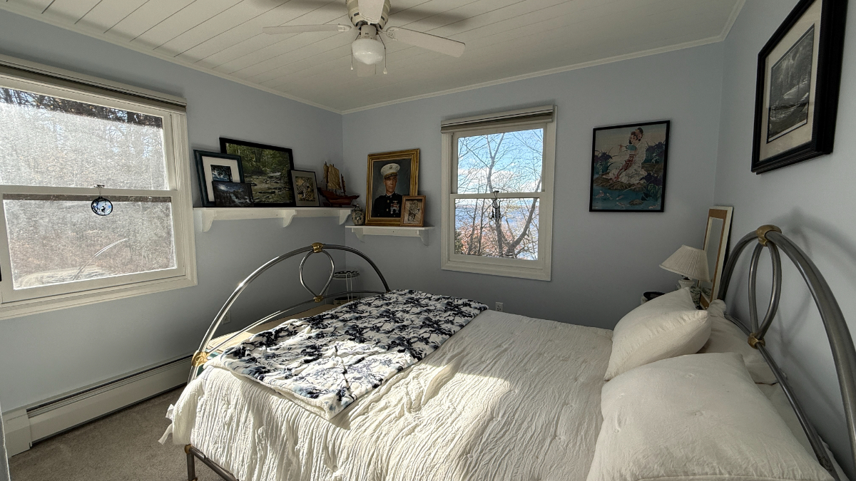 Privacy amongst a quiet community overlooking Lake Champlain - Photo 8