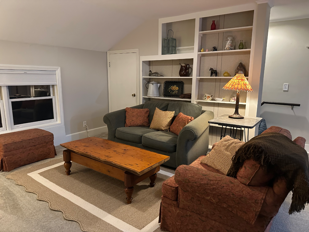 Lovely 1 Bedroom Apt. In Historic Jericho Home. - Photo 2