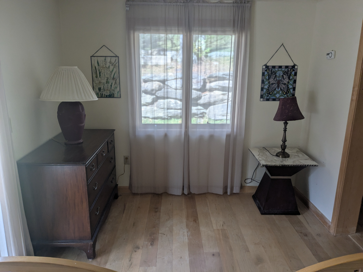 SPACIOUS, COMFORTABLE, CENTRAL LOCATION  PRIVATE 4 BEDROOM/2 BATH ENTIRE HOME - Photo 6