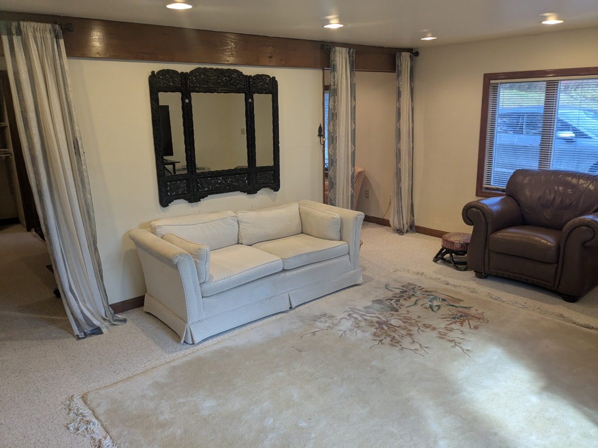 SPACIOUS, COMFORTABLE, CENTRAL LOCATION PRIVATE 4 BEDROOM/2 BATH ENTIRE HOME - Photo 3