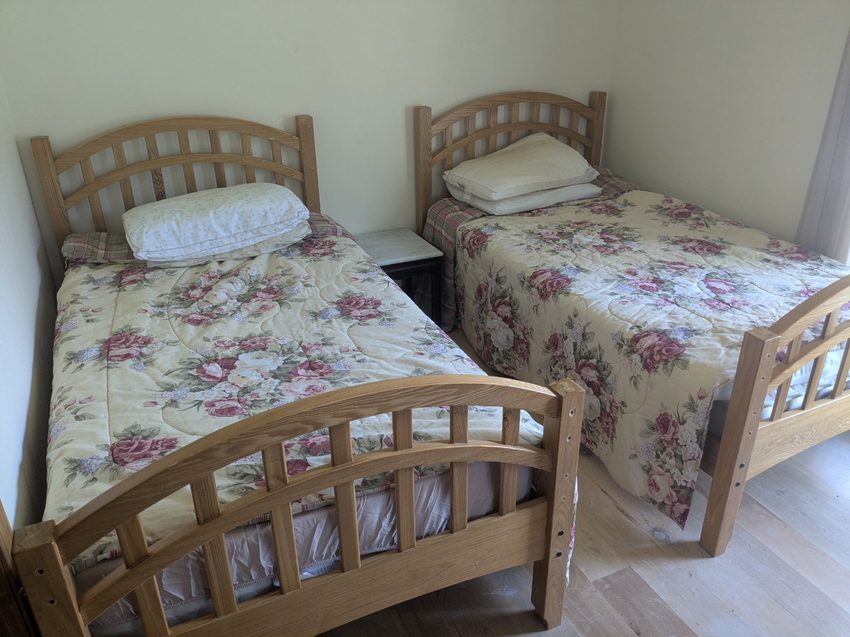 SPACIOUS, COMFORTABLE, CENTRAL LOCATION  PRIVATE 4 BEDROOM/2 BATH ENTIRE HOME - Photo 7
