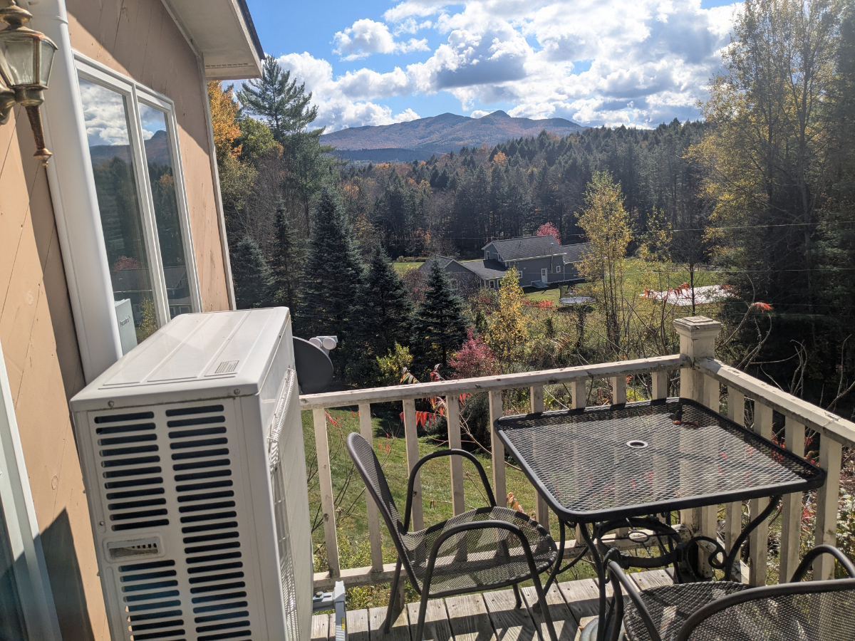 SPACIOUS, COMFORTABLE, CENTRAL LOCATION PRIVATE 4 BEDROOM/2 BATH ENTIRE HOME - Photo 2