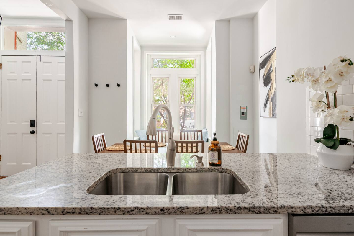 Spacious, Modern 3 Bedroom Retreat in the Heart of Shaw, All Utilities Included - Photo 1