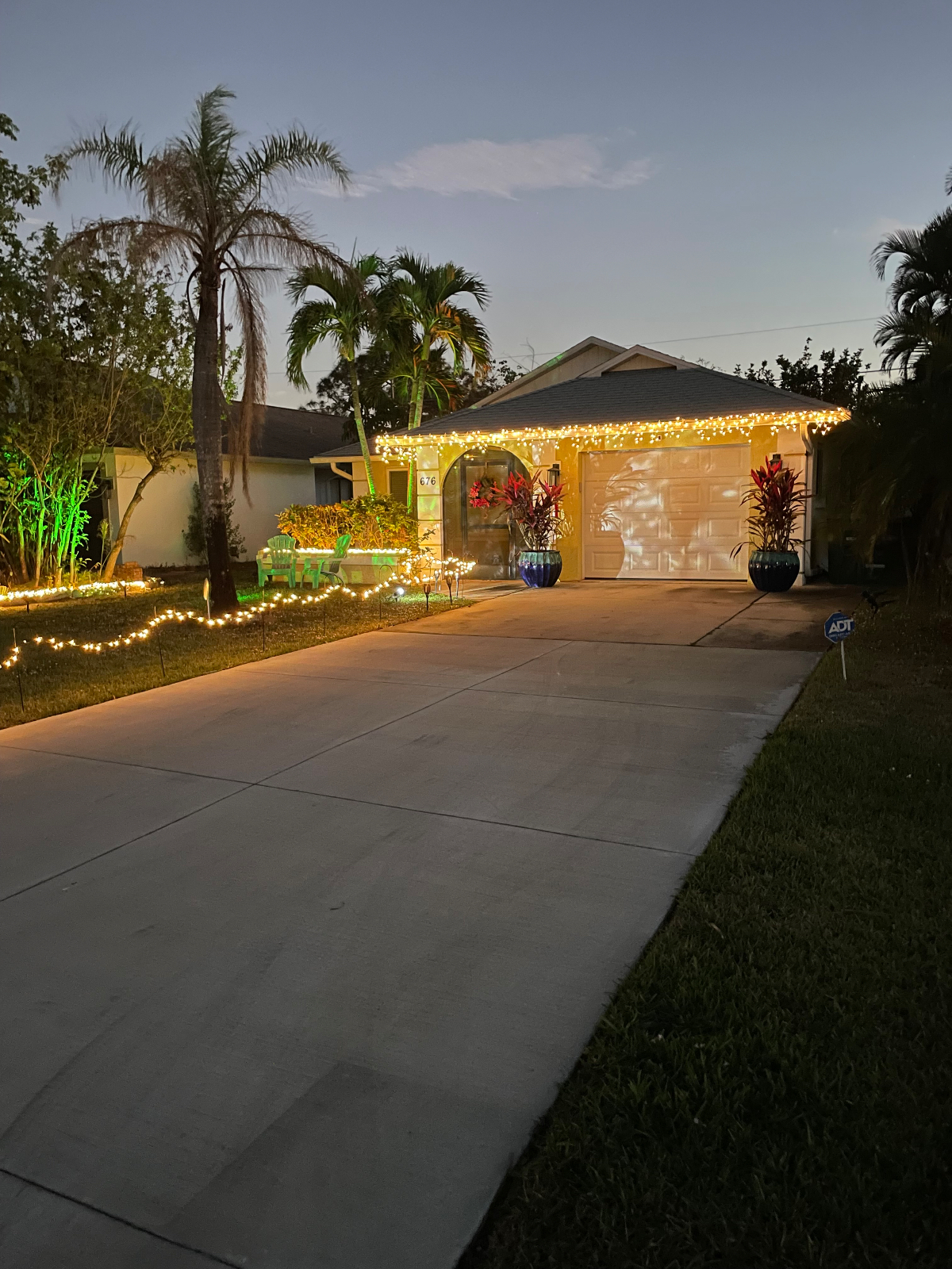 Furnished Room Rental w/ Private Bath in Quiet Naples Home - Shared Amenities, Utilities Included, Near Beaches, Shops & Hospitals
