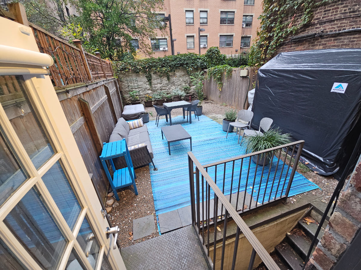 NYC Upper West Side modern furnished sublet, private yard, dog friendly - Photo 1