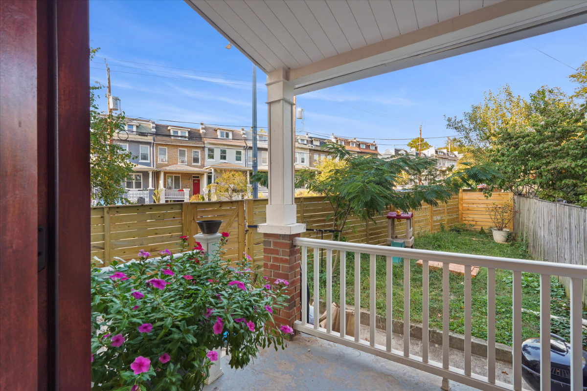 Furnished 3BR Home -- Near Hospitals, Metro & Parks -- EV Charger & Yard - Photo 12