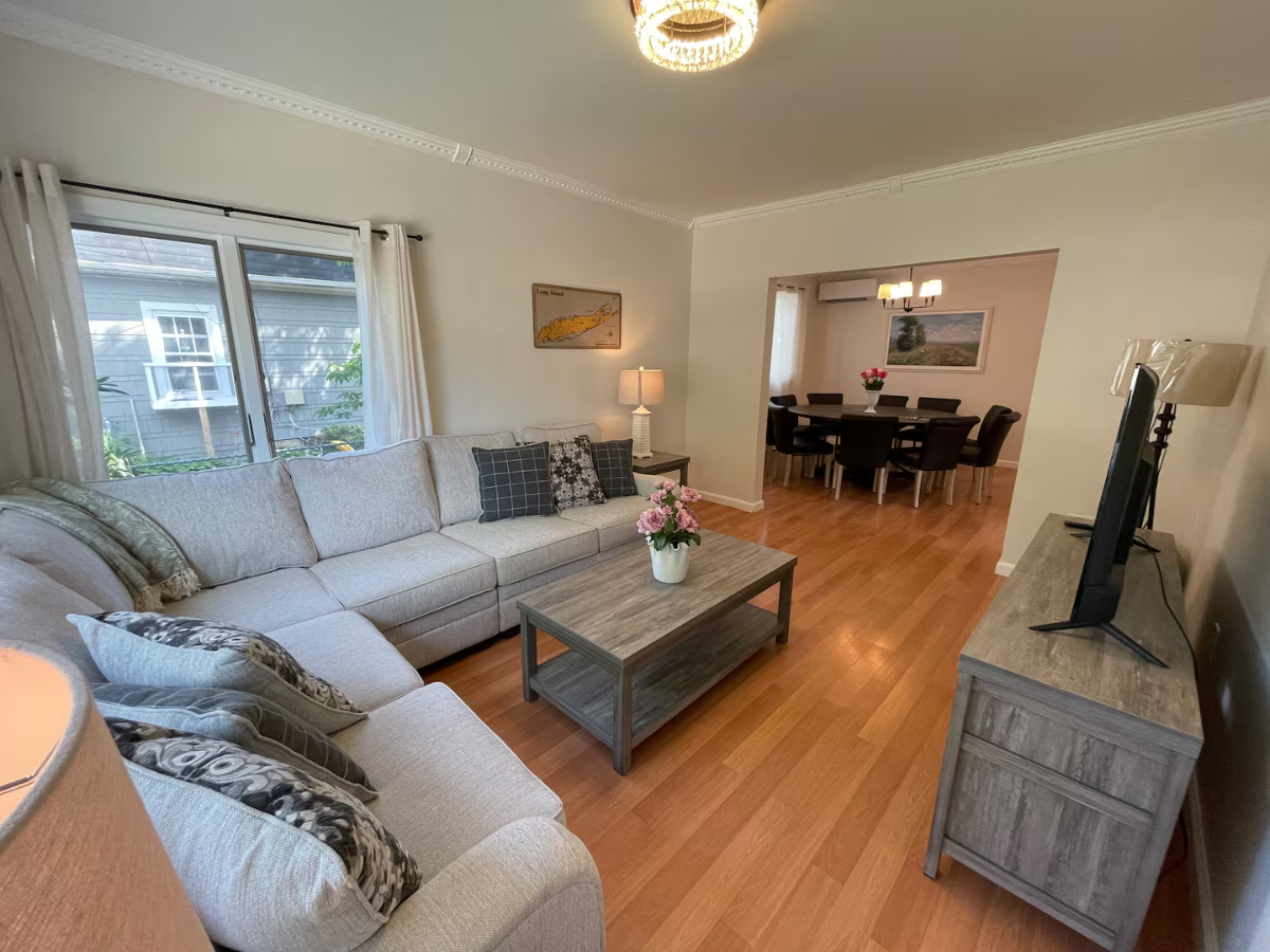 Spacious 5BR Furnished Home | Sleeps 12 | Monthly Rental - Photo 2
