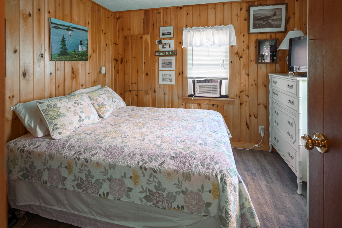 Waterfront Home on Lake Champlain - Photo 5